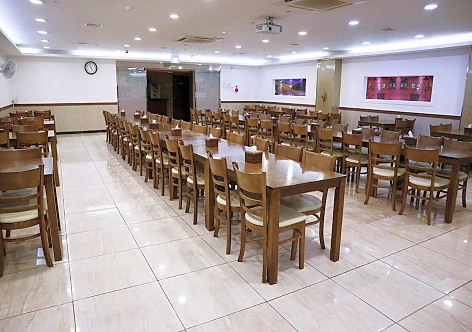 Jeju Parkside Tourist Hotel