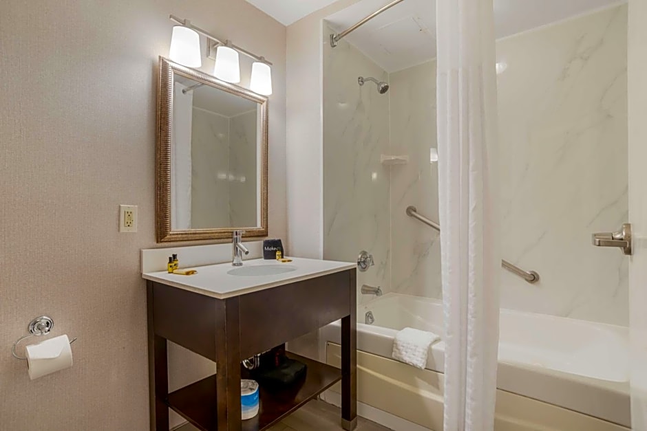 Best Western Plus St. Christopher Hotel