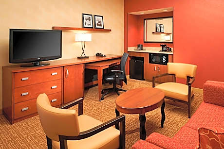 1 Bedroom Suite, 2 Double, Sofa bed, Courtyard view, Corner room
