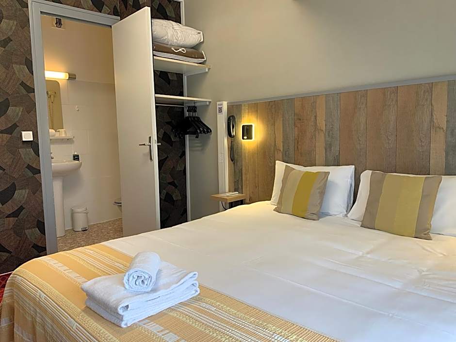 Brit Hotel Bleu Nuit