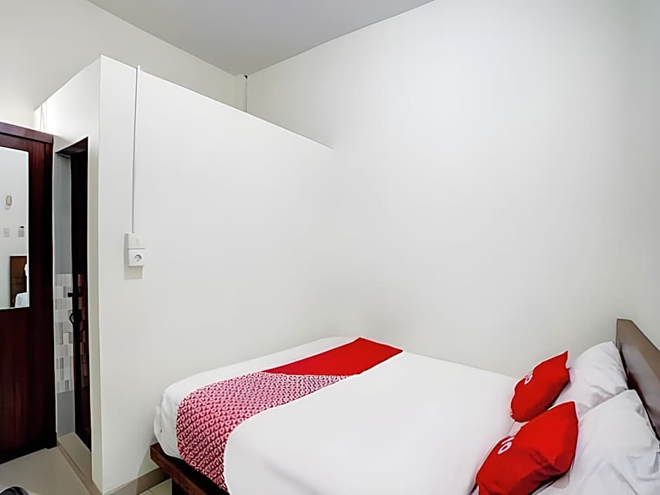 RedDoorz @ Teratai Homestay Medan Amplas