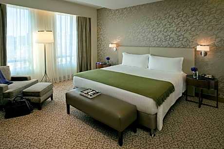 Art Executive Suite (2 Twin Beds)