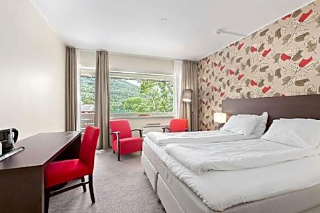 Superior Double Room with Balcony and Sea View