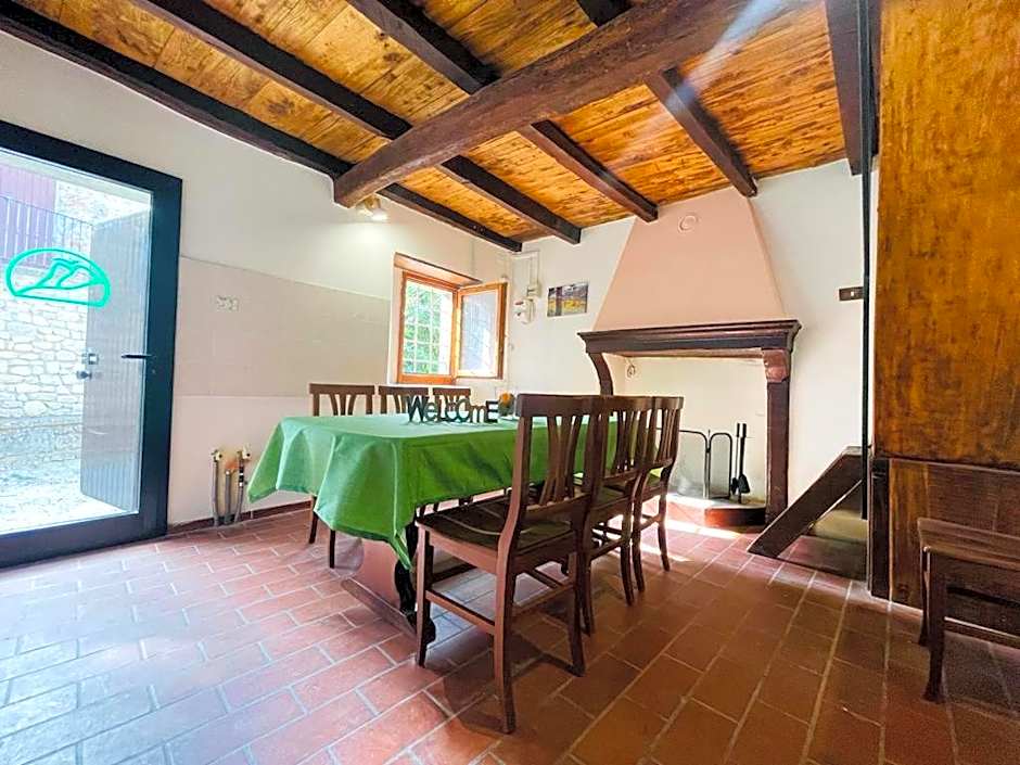 Casa del Viandante Borgo dei Sassi di Roccamalatina