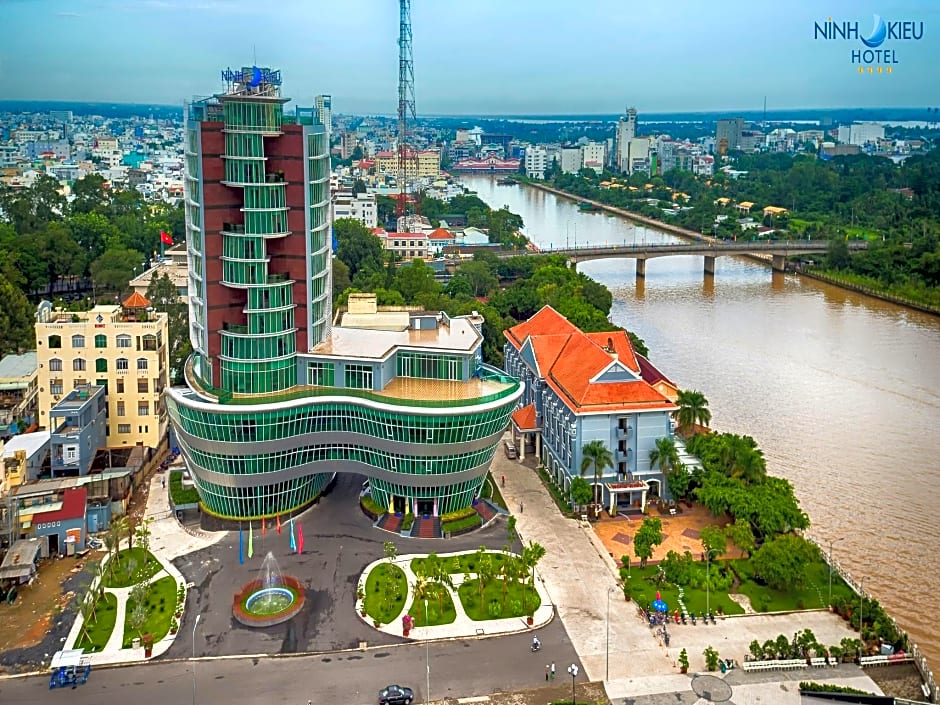 Ninh Kieu Riverside Hotel