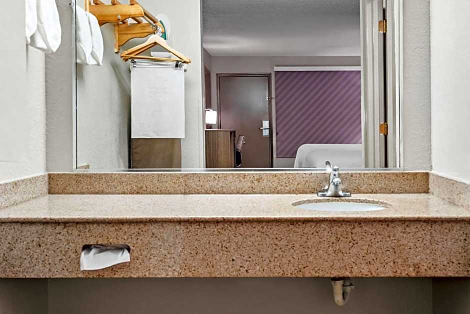Days Inn by Wyndham Jacksonville NC