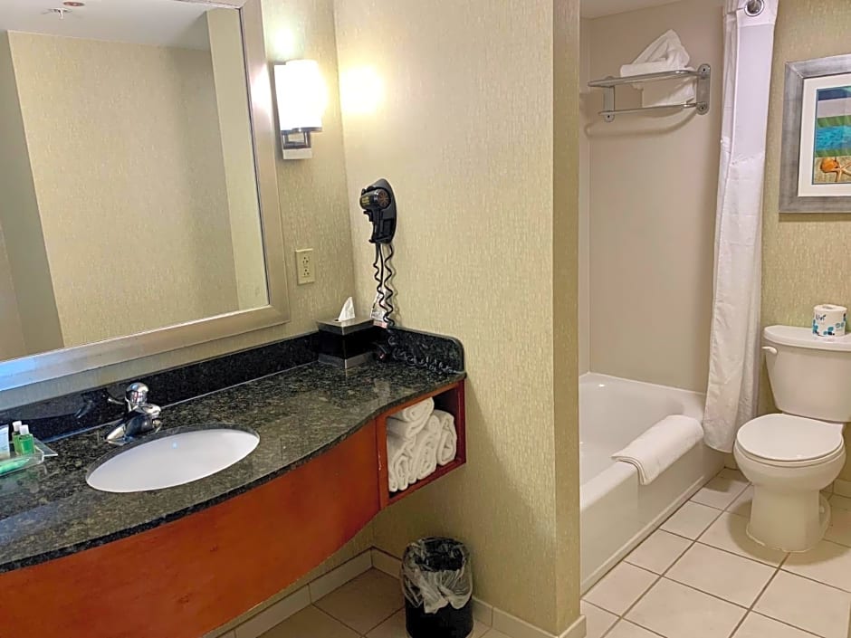 Holiday Inn & Suites Virginia Beach - North Beach, an IHG Hotel