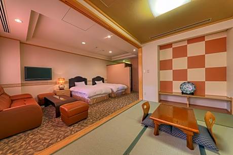 Suite  with Hot Spring Bath with Lake View