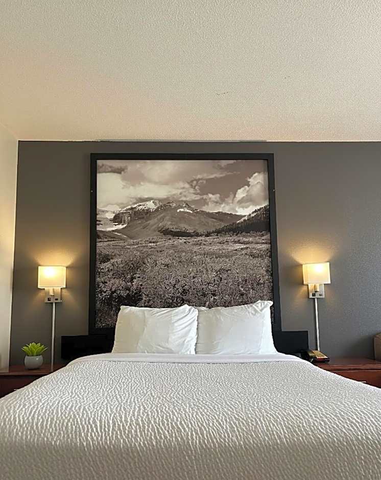Super 8 by Wyndham Whitecourt