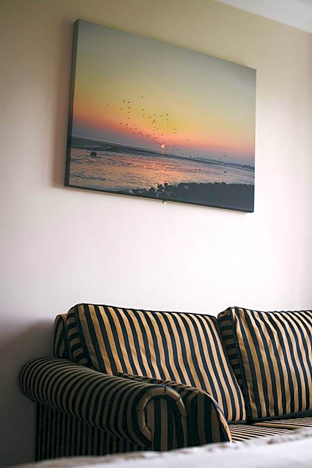 The Powfoot Hotel, Annan