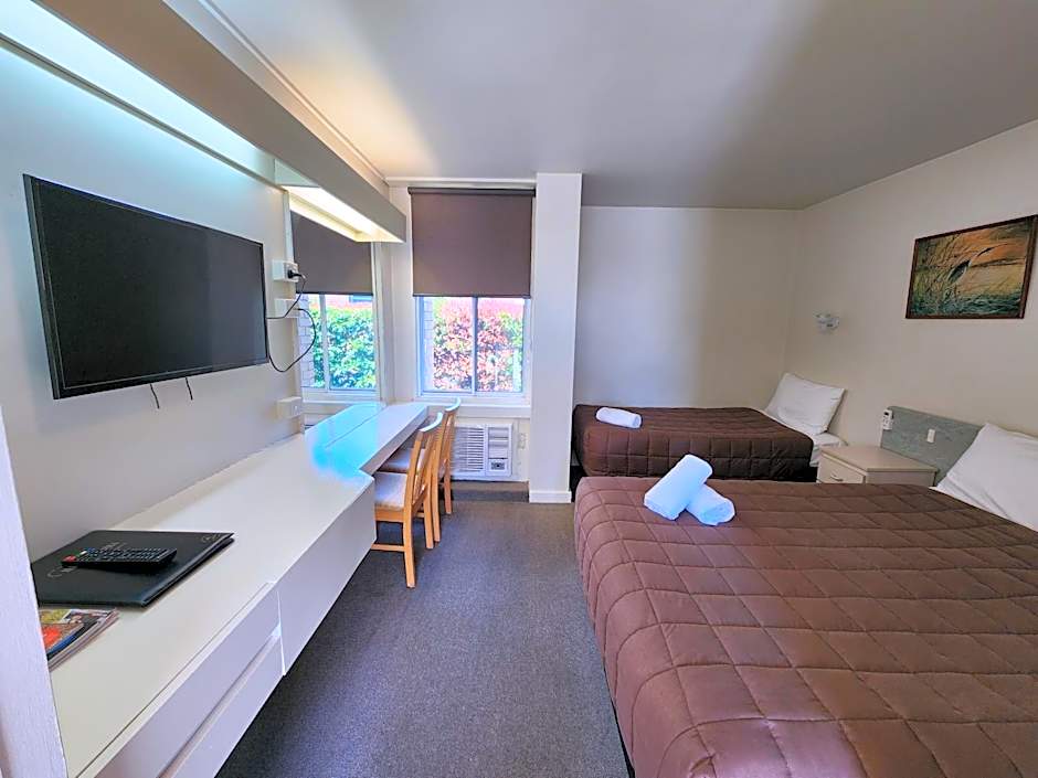 Hume Inn Motel