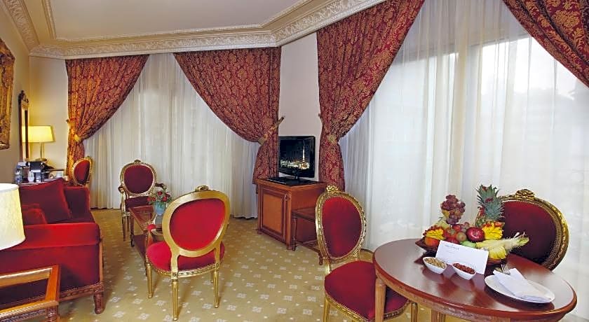 Golden Tulip Serenada Hamra Hotel