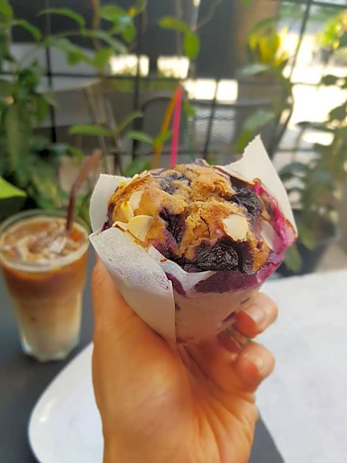 Double D Rooms & Cafe