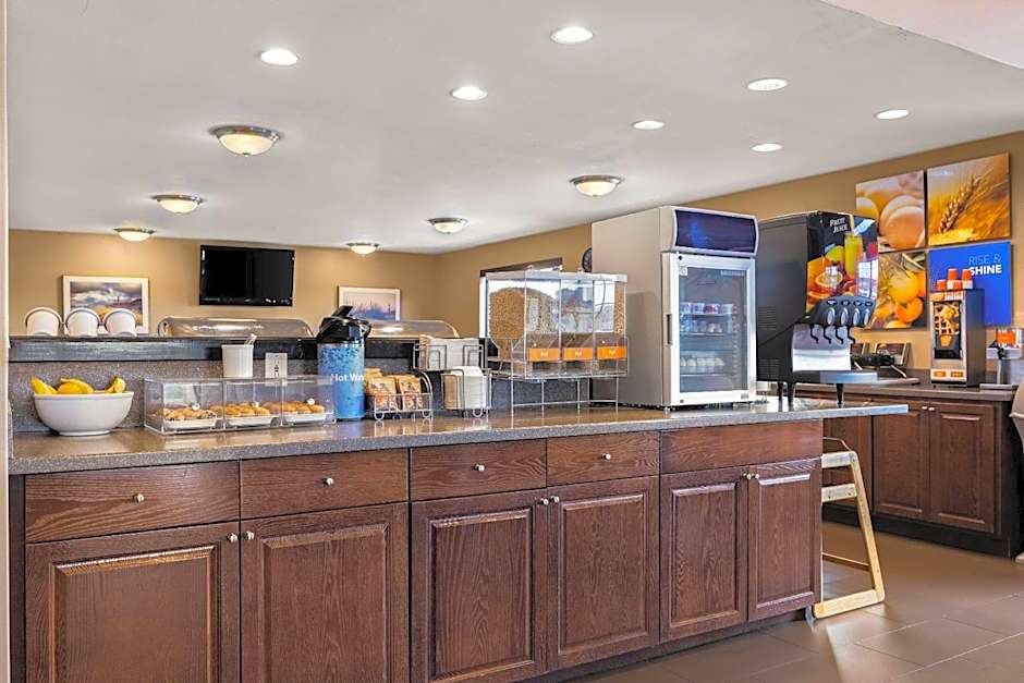 Comfort Inn & Suites Ludington near US-10