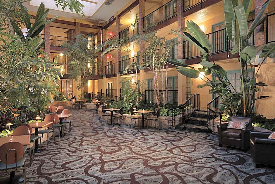 Embassy Suites By Hilton Hotel Lubbock, Tx