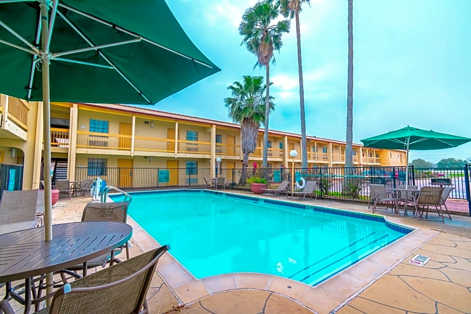 La Quinta Inn by Wyndham Clute Lake Jackson