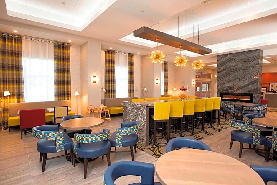 Hampton Inn By Hilton & Suites Thunder Bay, Ontario, Canada