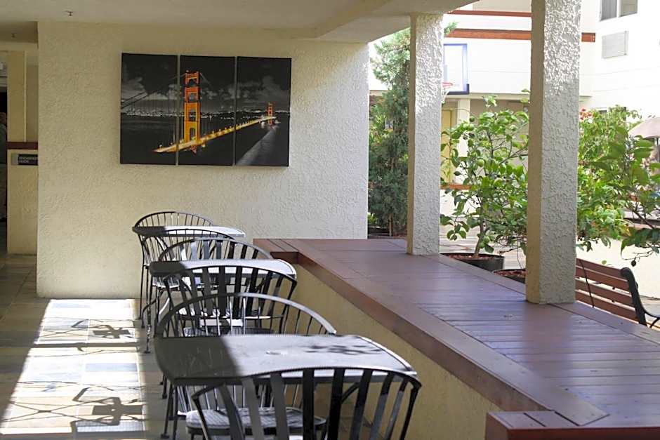 Airport Inn