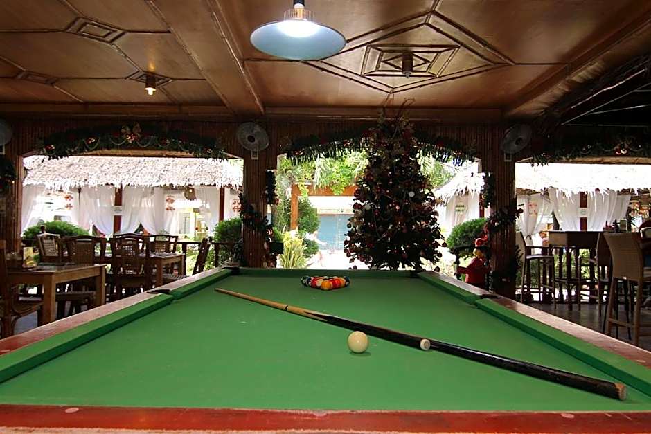 Coucou Bar Hotel and Restaurant