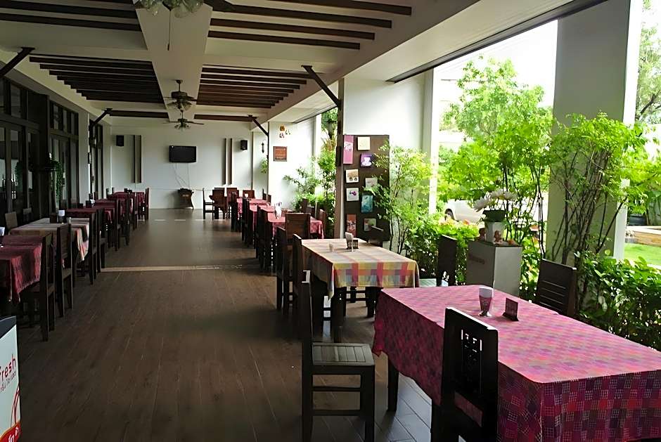 Nana Buri Hotel