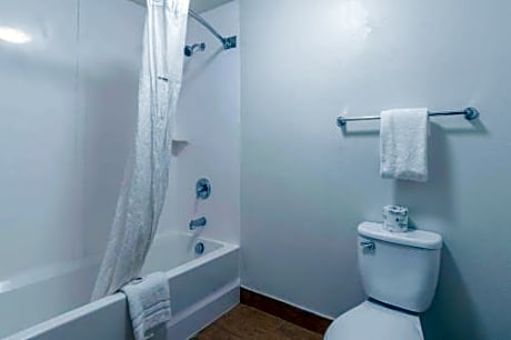 Deluxe Queen Room with Two Queen Beds - Non-Smoking