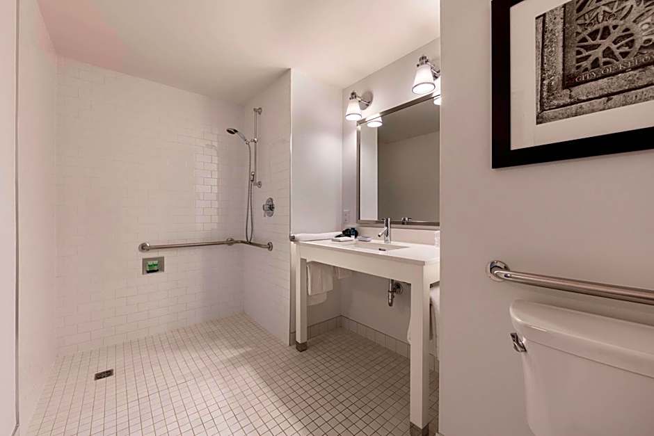 Four Points By Sheraton Kelowna Airport