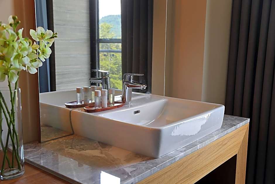 Sun Moon Lake Blue Sky Bay B&B
