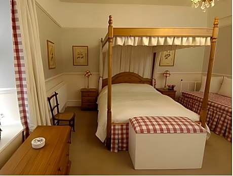Double or Twin King Room with Four Poster Bed