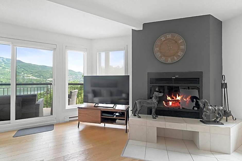 Huge 3 Bedroom Condo with a View