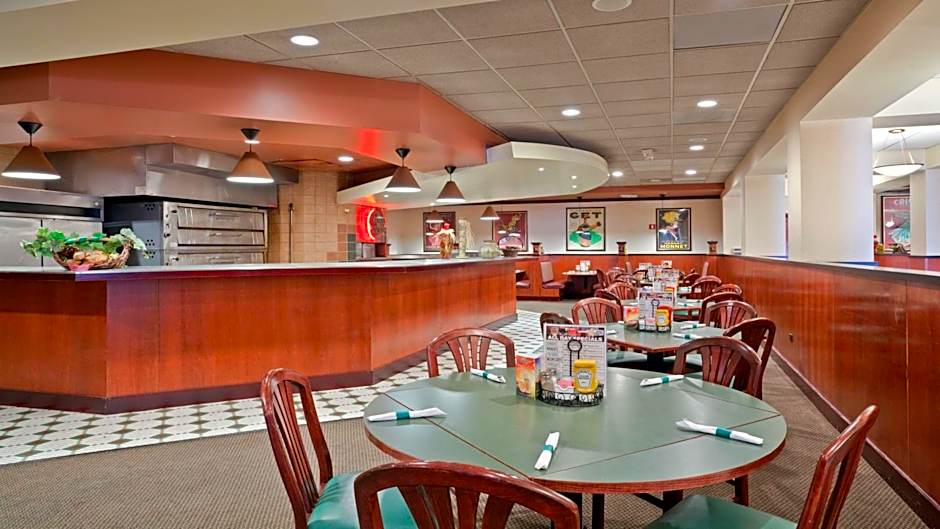 Holiday Inn Hotel & Suites Overland Park-West By IHG