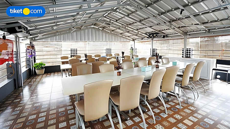 Hotel Salon Fora & Longhill Cafe Fora