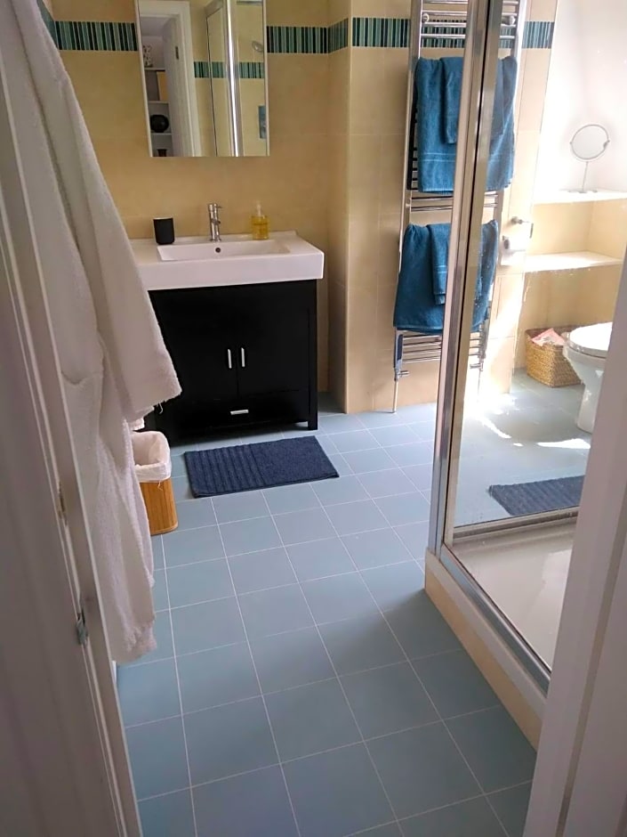 Sandra & Andrew's B&B – London