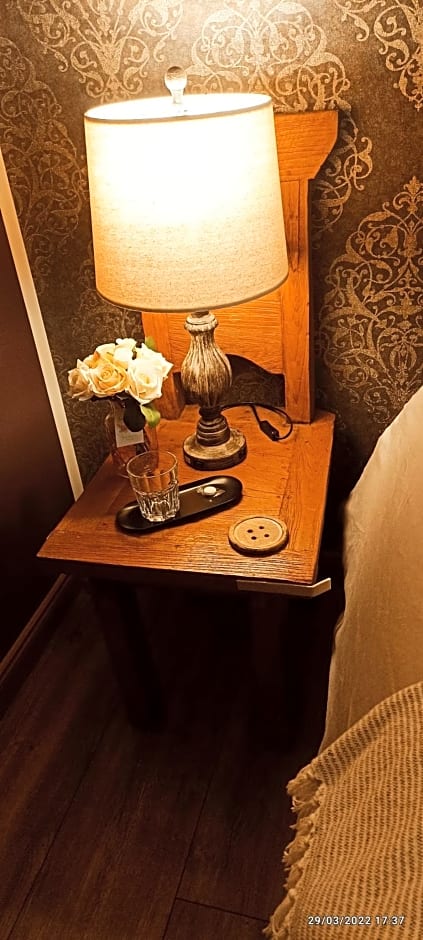 Outlander Boutique B&B King