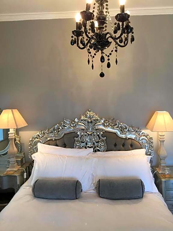 The White House Hotel