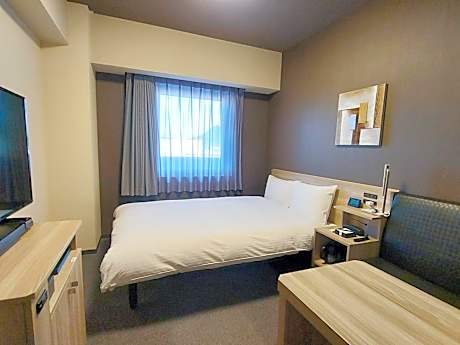 Small Double Room - Smoking