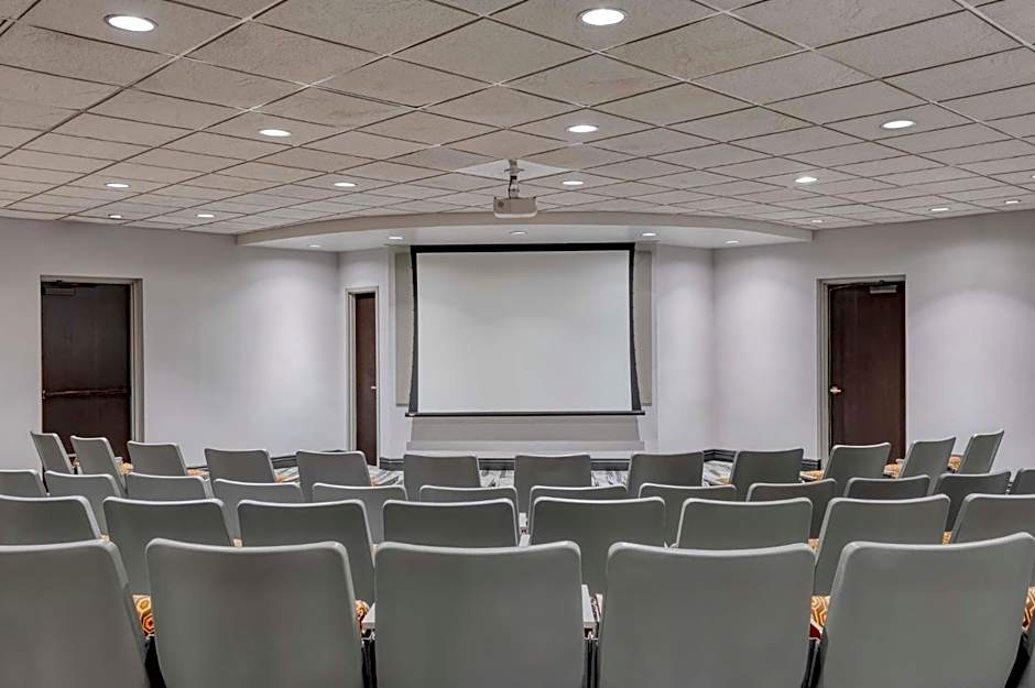 Crowne Plaza Indianapolis-Airport By IHG