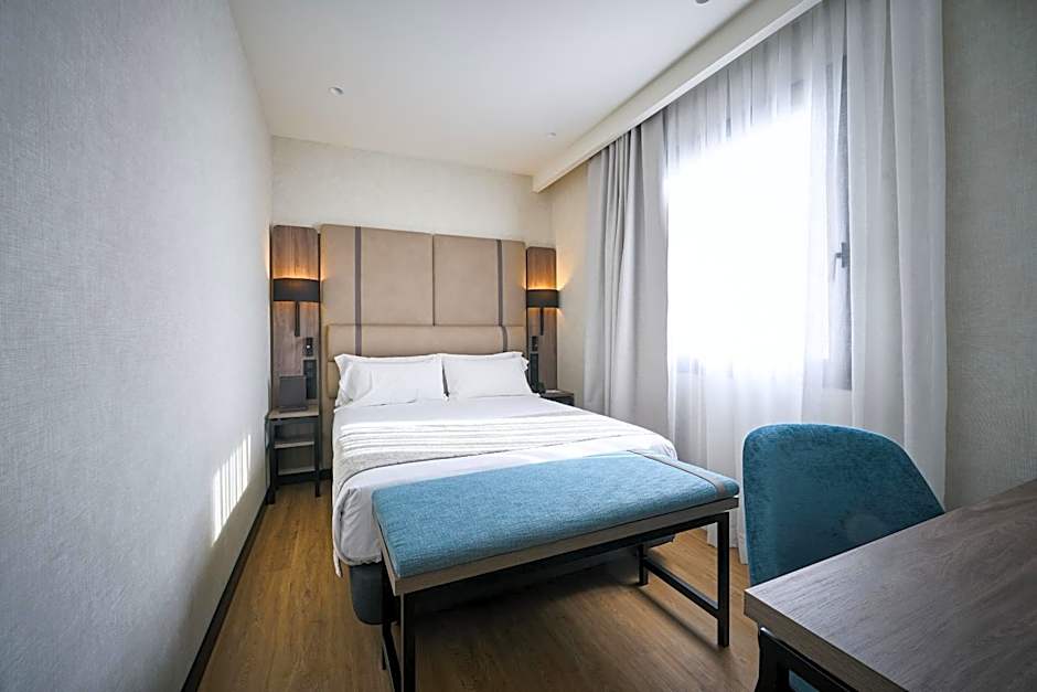 Catalonia Portal Del Angel