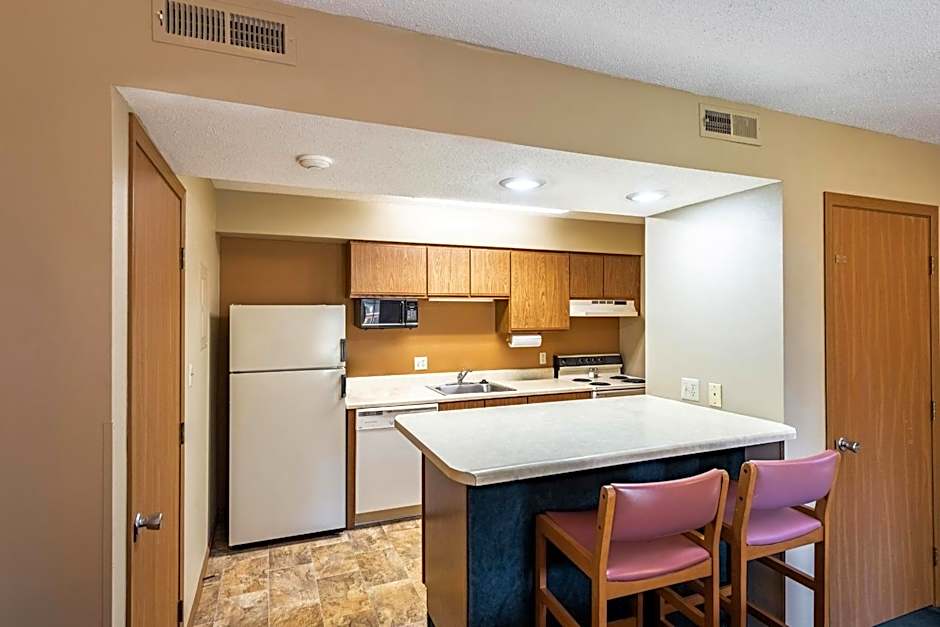 Americas Best Value Inn & Suites St. Marys