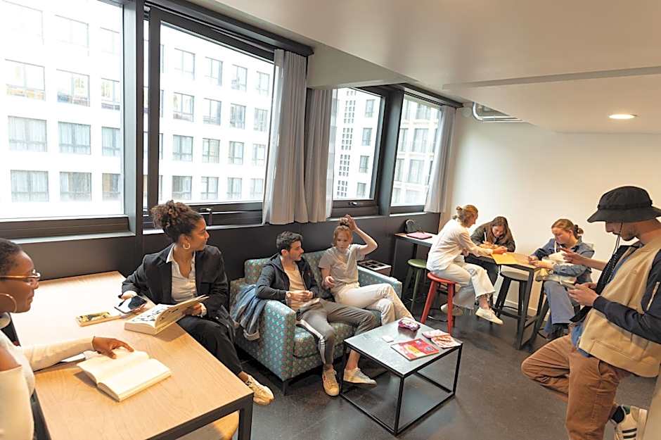 The People - Paris Marais