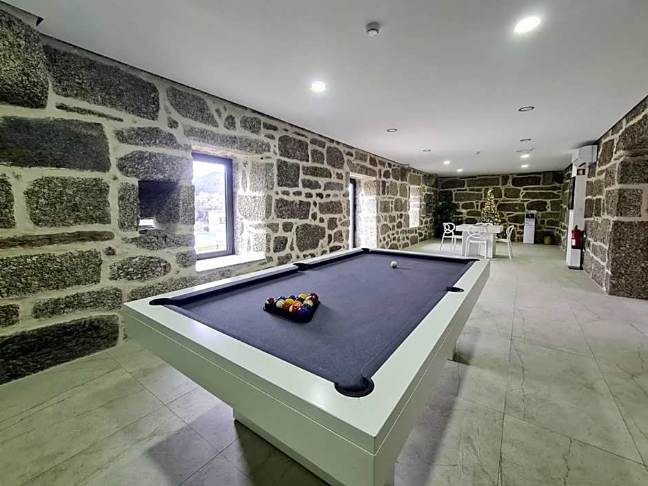 Casa d'Henrique Retreat Pool and Spa