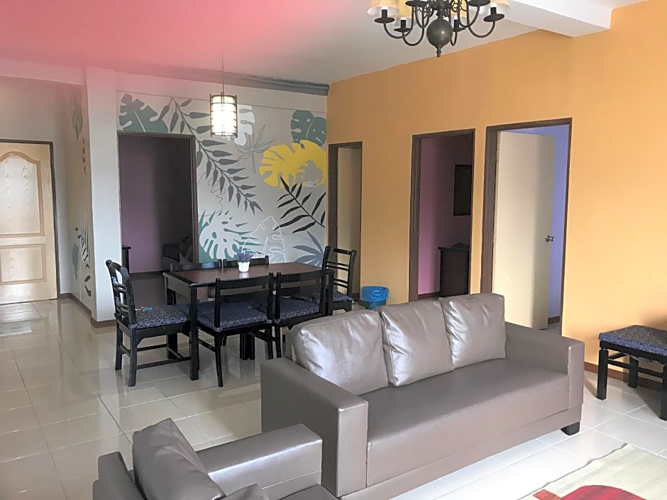 Misty Highlands Apartment @ Crown Imperial Court