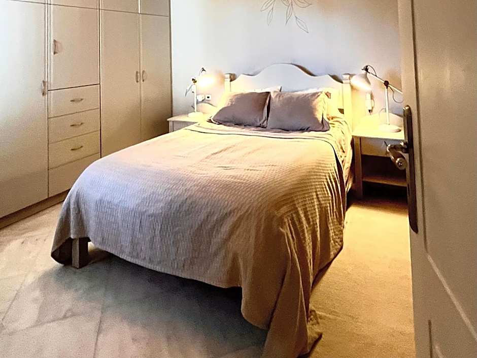 Pantheon Apartments & Studios