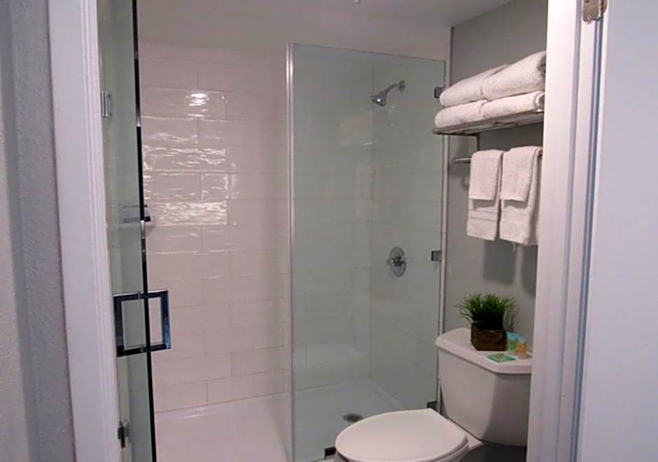 Capri Suites Anaheim