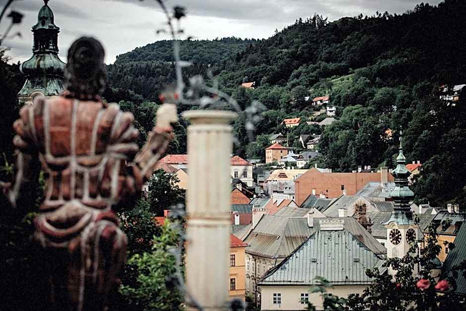 Resla Residence I, II, & Wellness