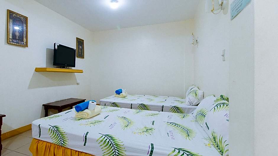 Golden Success Hotel I by RedDoorz