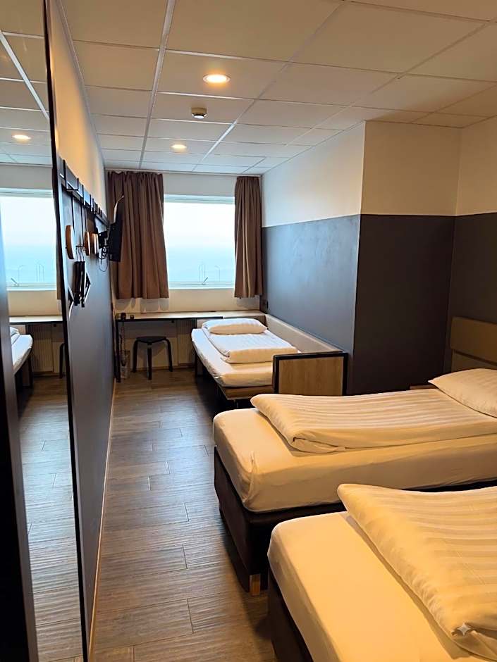 Hotel Cabin