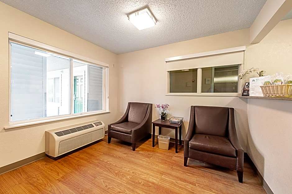 HomeTowne Studios Tacoma - Puyallup