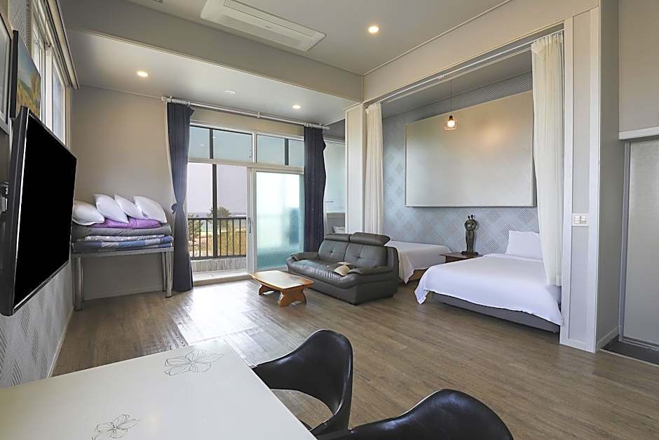 Gangneung Buchaegil Motel and Pension