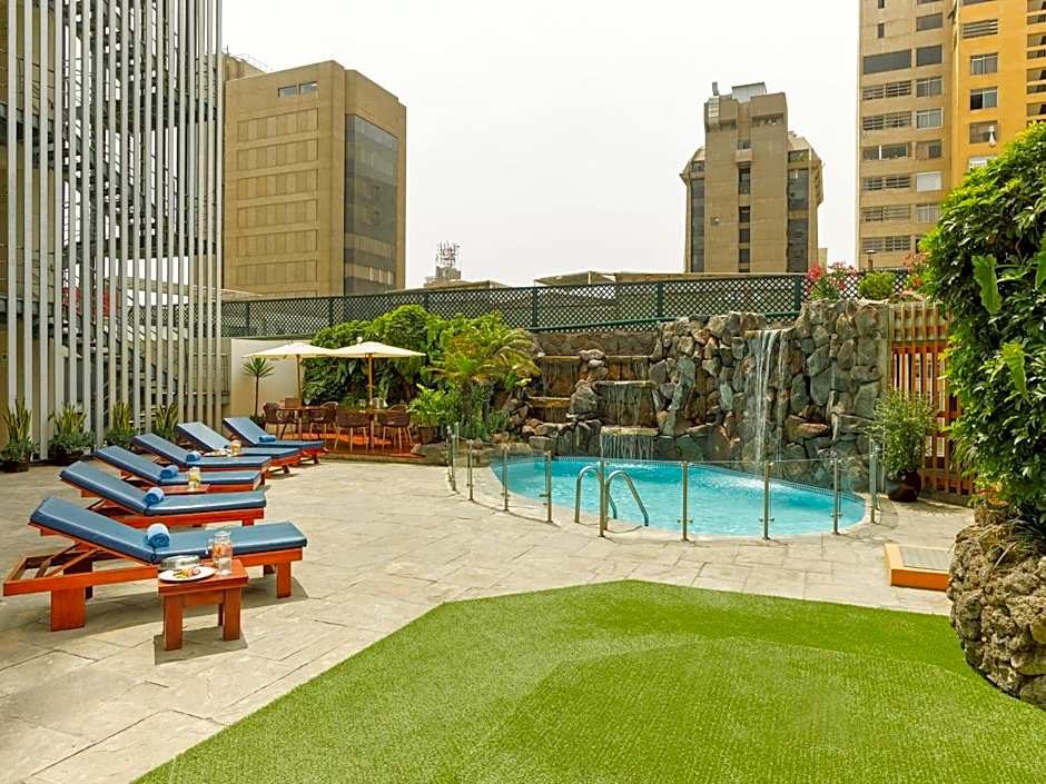 Hotel Estelar Miraflores