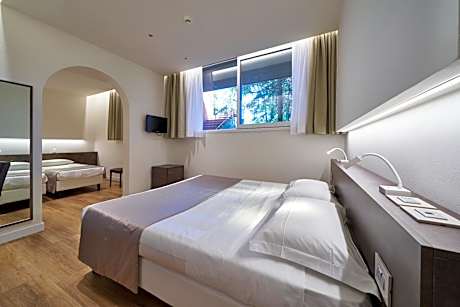 Premium Quadruple Room